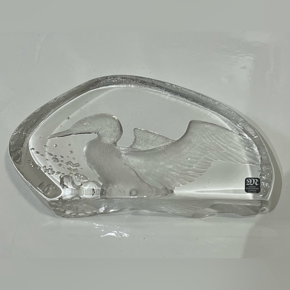 Mats Jonasson  Swan Glass sculpture